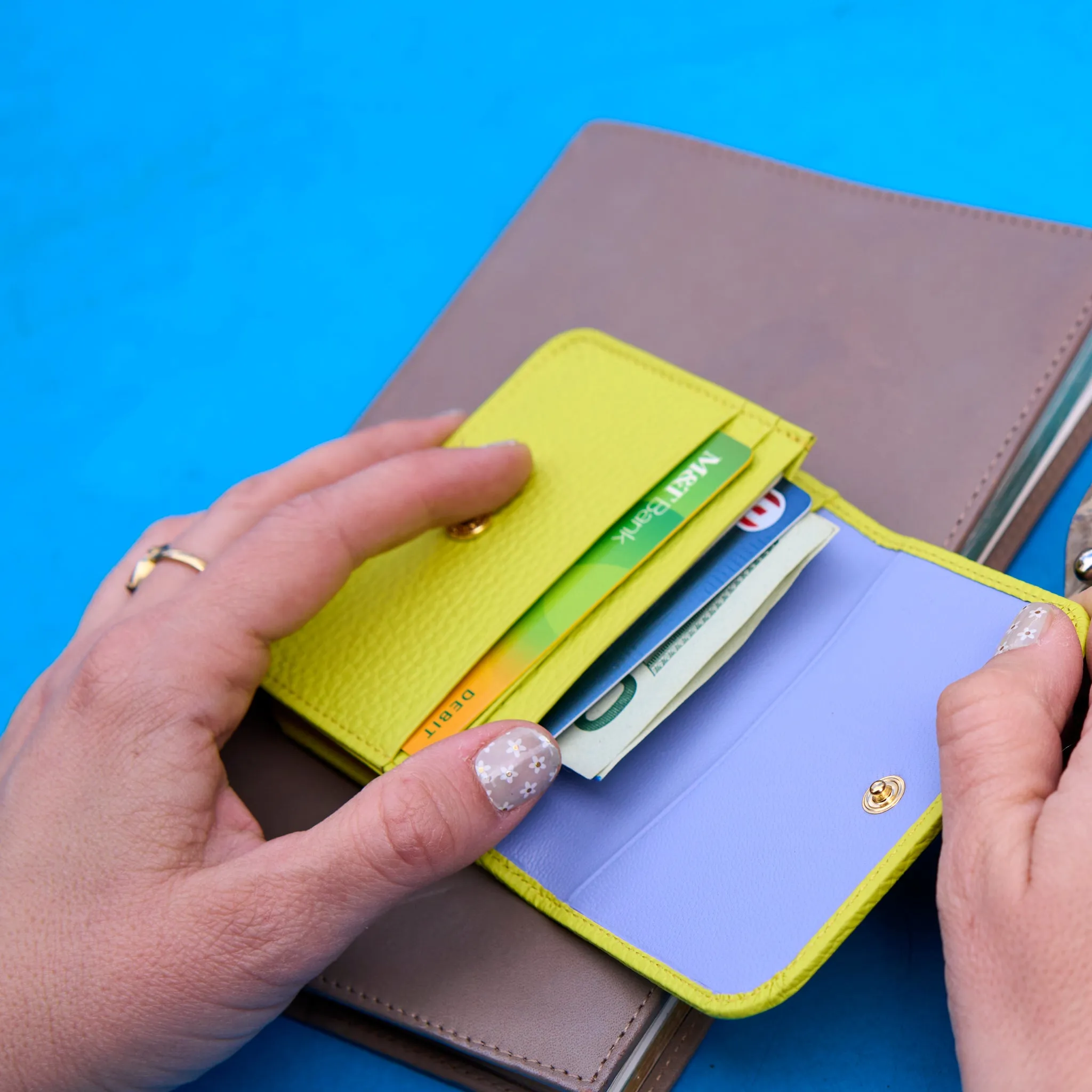 Ascot | Flapover Card Case