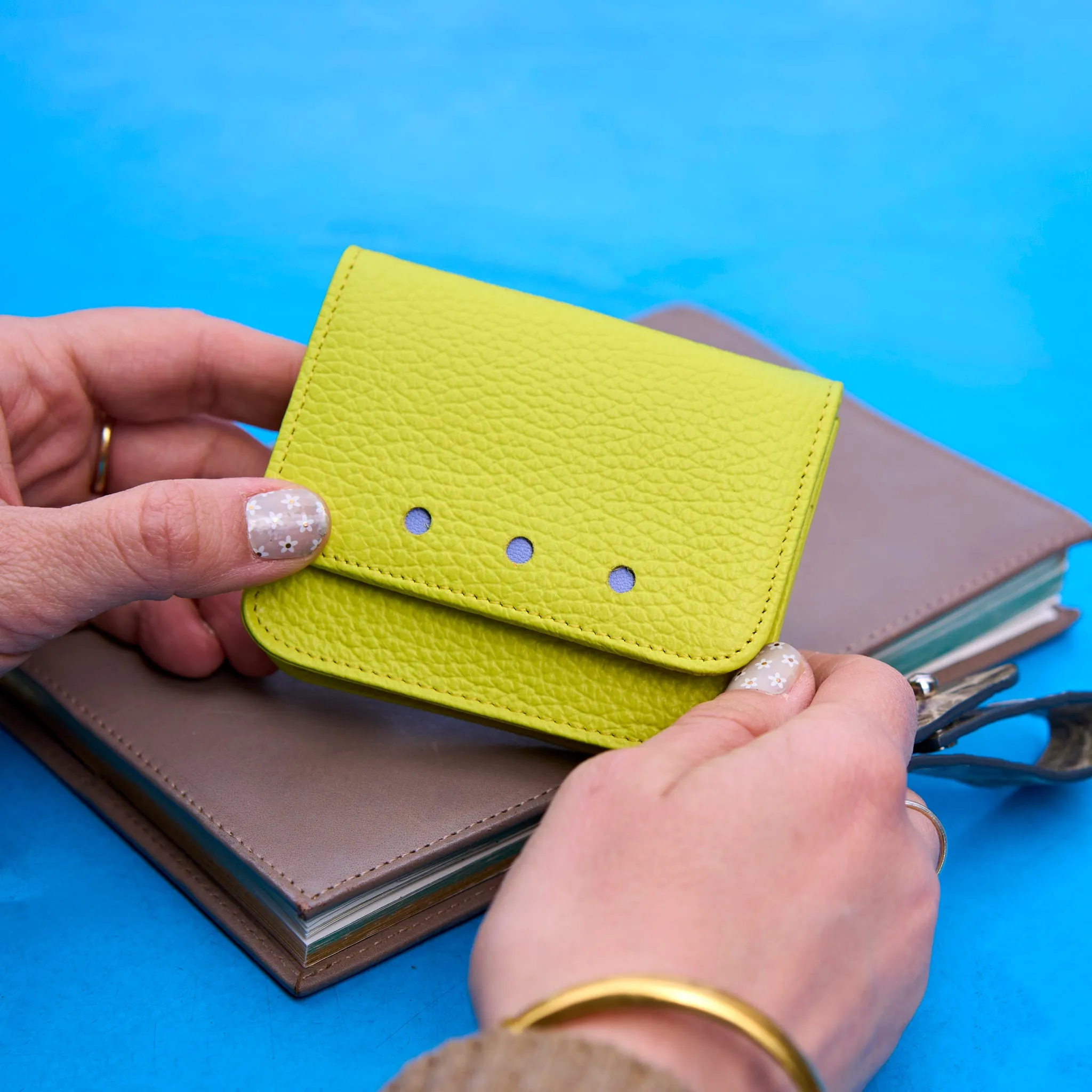 Ascot | Flapover Card Case