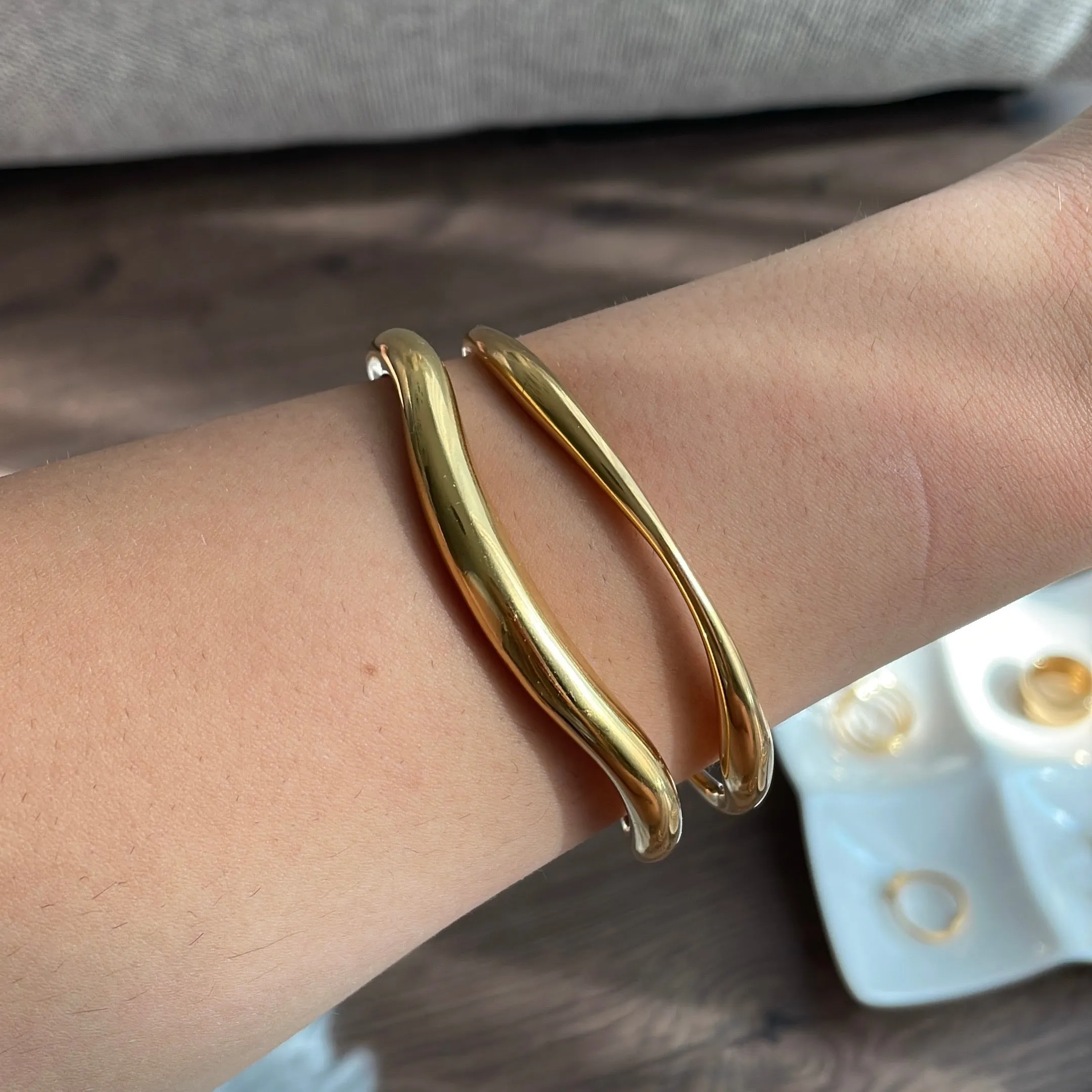 Elodie thin bangle 1 item