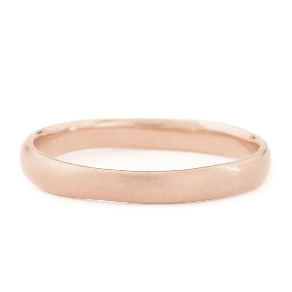 Narrow Wavy Band